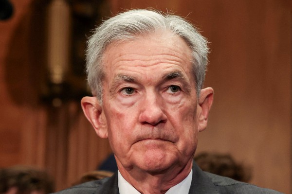 Ông Trump kêu gọi Chủ tịch Fed từ chức ngay lập tức Ông Trump kêu gọi Chủ tịch Fed từ chức ngay lập tức
