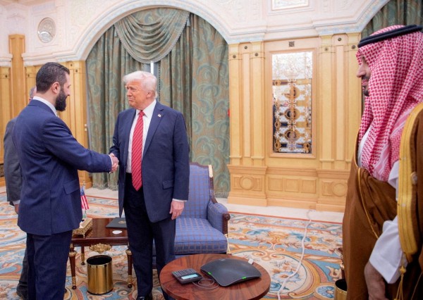 Ông Trump ký lệnh dỡ bỏ cấm vận đối với Syria sau 20 năm
