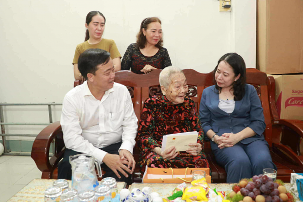 Phó chủ tịch nước Võ Thị Ánh Xuân tri ân người có công tại Cà Mau