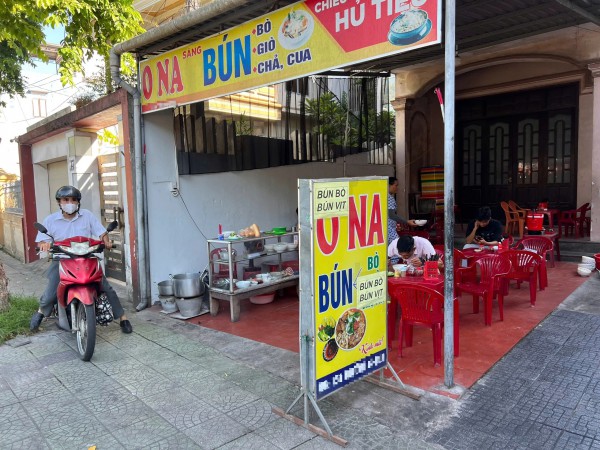 Quán bún bò Huế sửa bảng hiệu, đổi món: Vì sao giò chả bỗng 'biến mất'? Quán bún bò Huế sửa bảng hiệu, đổi món: Vì sao giò chả bỗng 'biến mất'?