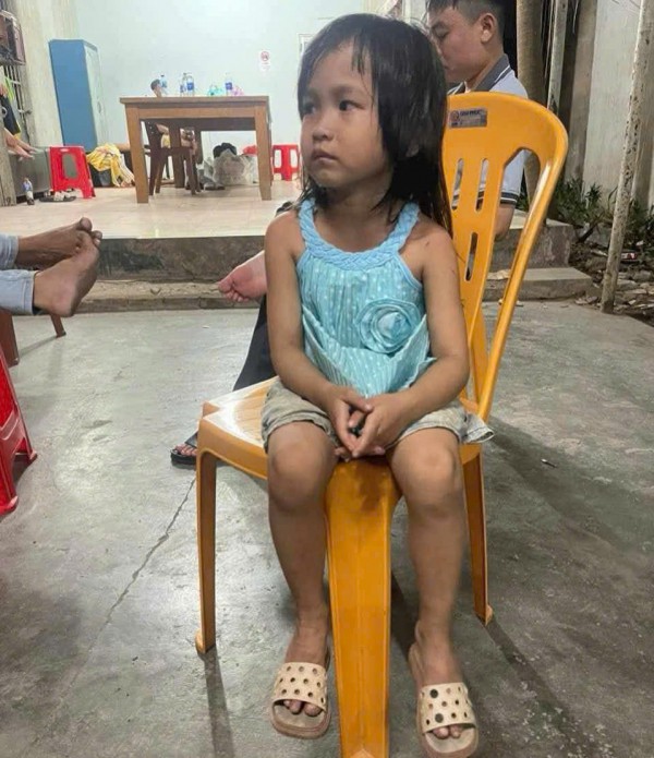 TP.HCM: Bé gái đi lạc vào quán cà phê vùng ven, 8 ngày chưa ai đến nhận TP.HCM: Bé gái đi lạc vào quán cà phê vùng ven, 8 ngày chưa ai đến nhận