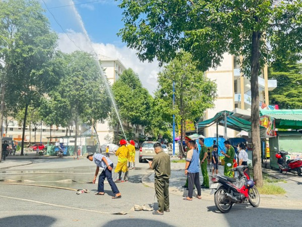 TP.HCM: Quét mã QR phòng chống cháy nổ ở các chung cư, nhà ở xã hội TP.HCM: Quét mã QR phòng chống cháy nổ ở các chung cư, nhà ở xã hội
