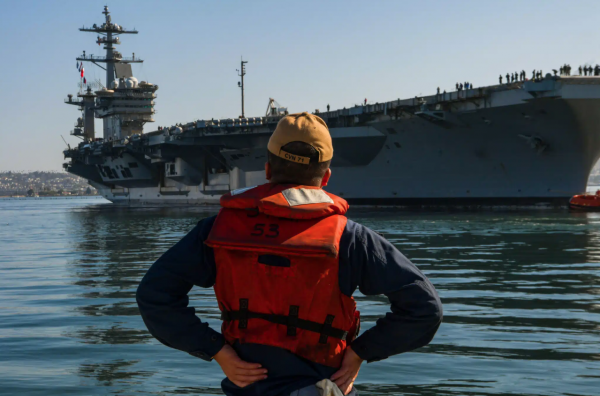 Tàu sân bay USS Abraham Lincoln với sứ mệnh khẩn cấp ở Thái Bình Dương Tàu sân bay USS Abraham Lincoln với sứ mệnh khẩn cấp ở Thái Bình Dương
