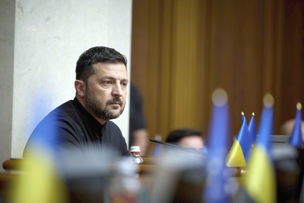 Tổng thống Ukraine tự làm khó mình