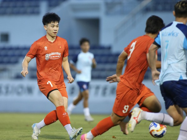 U.23 Việt Nam sắp loại thêm 5 cầu thủ: Sự kiên định của thầy Kim U.23 Việt Nam sắp loại thêm 5 cầu thủ: Sự kiên định của thầy Kim
