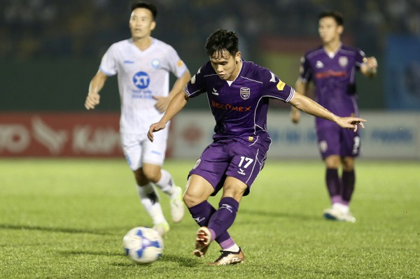 V-League: Cuộc chuyển giao lịch sử có thể giúp bóng đá TP.HCM cất cánh V-League: Cuộc chuyển giao lịch sử có thể giúp bóng đá TP.HCM cất cánh