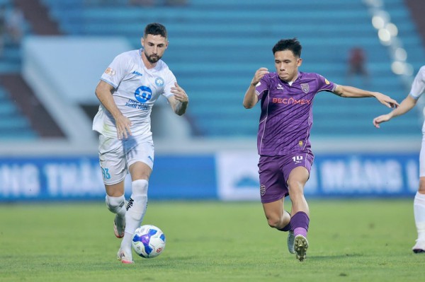 V-League cần mời gọi Việt kiều giỏi: Muốn thắng Malaysia, hãy sử dụng cách này! V-League cần mời gọi Việt kiều giỏi: Muốn thắng Malaysia, hãy sử dụng cách này!