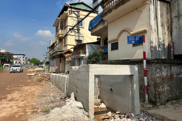 Vụ làm đường cao hơn nền nhà dân cả mét: Rà soát lại toàn bộ dự án Vụ làm đường cao hơn nền nhà dân cả mét: Rà soát lại toàn bộ dự án