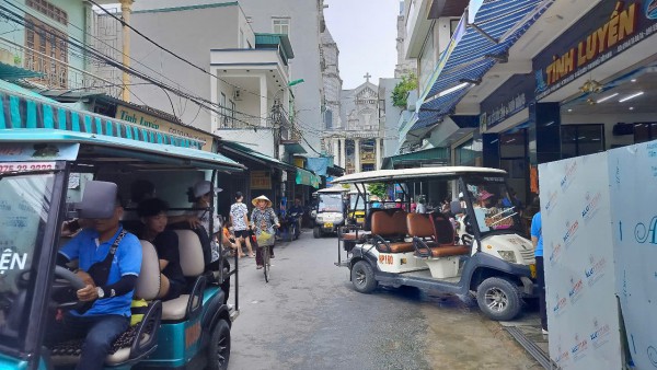 Xe điện 4 bánh ở Sầm Sơn được hoạt động đến ngày 5.9