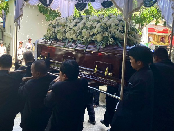 Nghề mai táng ở TP.HCM: Quan tài ở miền Nam to, vì sao? Nghề mai táng ở TP.HCM: Quan tài ở miền Nam to, vì sao?
