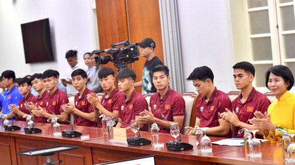 Chủ tịch VFF Trần Quốc Tuấn đặt mục tiêu: U.23 Việt Nam vào chung kết SEA Games 33 Chủ tịch VFF Trần Quốc Tuấn đặt mục tiêu: U.23 Việt Nam vào chung kết SEA Games 33