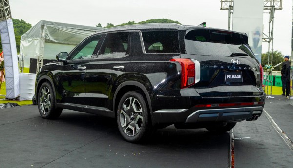 SUV lớn nhất của Hyundai tại Việt Nam giảm 240 triệu, giá ngang Ford Everest