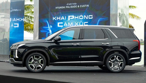 SUV lớn nhất của Hyundai tại Việt Nam giảm 240 triệu, giá ngang Ford Everest