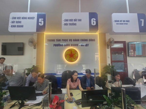 Nhiều xã ở Lâm Đồng chưa có phôi và máy in sổ đỏ cho người dân