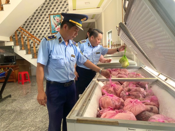Gia Lai: Phát hiện hơn 4 tấn thịt heo hôi thối, không rõ nguồn gốc