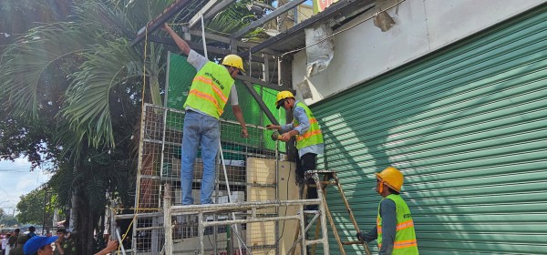 Phường Bình Tân ở TP.HCM 'dẹp loạn' lấn chiếm vỉa hè