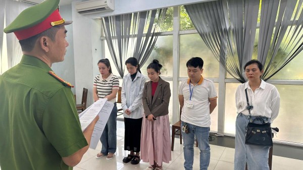 Bác sĩ dỏm 'vẽ bệnh' dọa bệnh nhân để moi tiền: Xử phạt thêm nhiều sai phạm