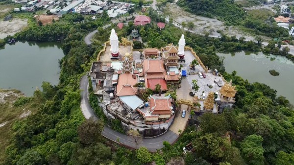 TP.HCM: Phường Đông Hòa có ngôi chùa cổ 413 năm tuổi nằm chót vót trên đỉnh núi