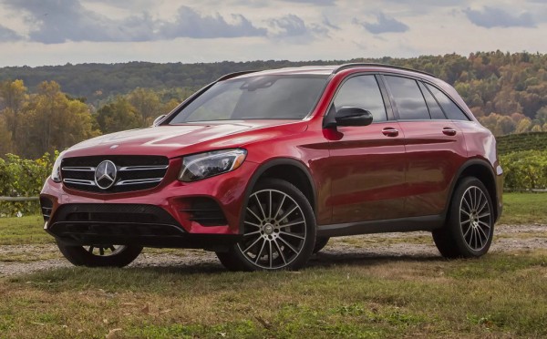 Xe sang Mercedes bị tố lỗi nội thất, người dùng bức xúc vì hãng 'phủi' trách nhiệm