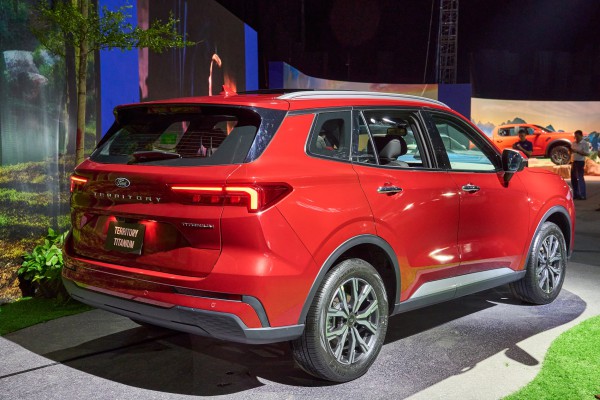 Ford Territory 2025 cải tiến thiết kế, giá từ 762 triệu đồng