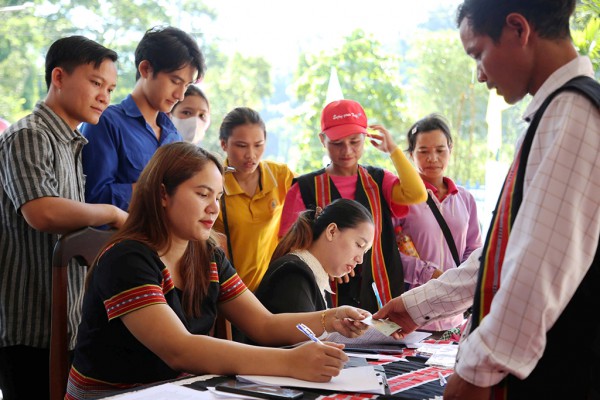 Chung dòng máu Lạc Hồng: Trà Leng đền đáp ân tình