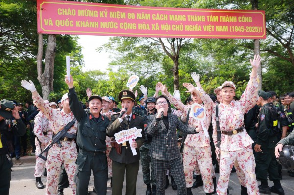 Ovaltine tiếp sức cán bộ, chiến sĩ - Lan tỏa tinh thần ‘Vươn cao cùng Việt Nam’