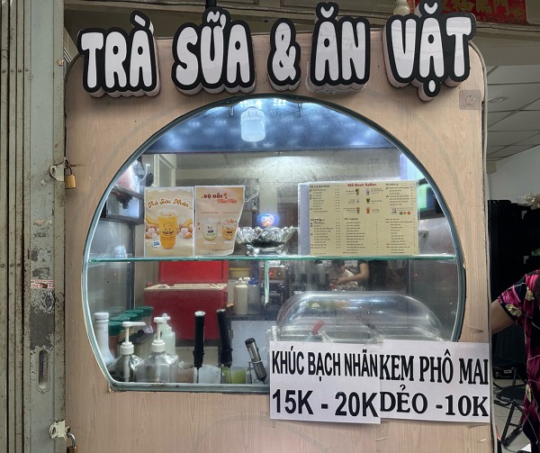 Bất ngờ sau clip bà chủ bật khóc nói lời tạm biệt khách