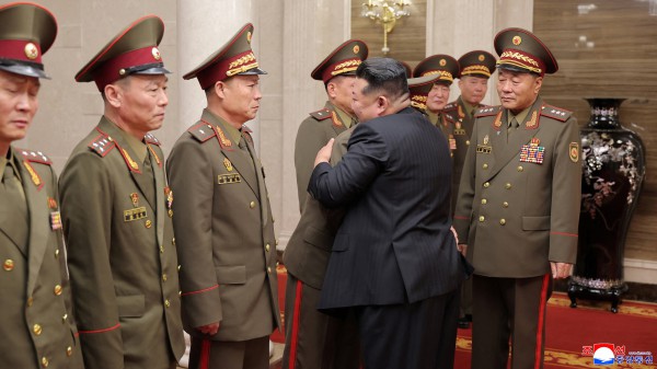 Ông Kim Jong-un tuyên bố quân đội Triều Tiên 'mạnh nhất thế giới' Ông Kim Jong-un tuyên bố quân đội Triều Tiên 'mạnh nhất thế giới'