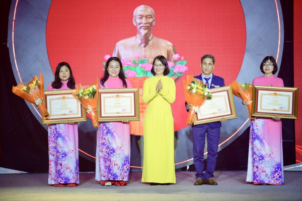 Báo Tuổi Trẻ kỷ niệm 50 năm thành lập Báo Tuổi Trẻ kỷ niệm 50 năm thành lập