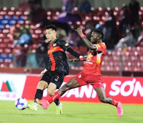 Tân binh Ninh Bình FC 'gây bão' ở V-League Tân binh Ninh Bình FC 'gây bão' ở V-League
