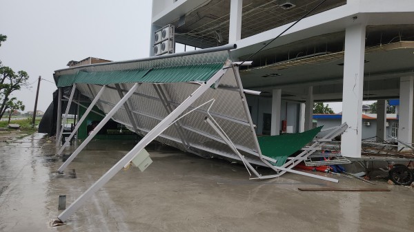 Làng biển ở Hà Tĩnh tan hoang sau bão số 5 Làng biển ở Hà Tĩnh tan hoang sau bão số 5