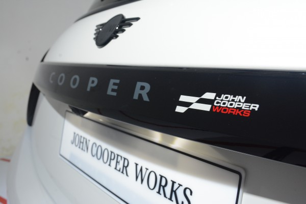 Ô tô cỡ nhỏ đậm chất chơi MINI John Cooper Works 2025 có gì mới? Ô tô cỡ nhỏ đậm chất chơi MINI John Cooper Works 2025 có gì mới?