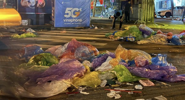 'Thông chốt' diễu binh ở Hà Nội: Đừng lặp lại những hình ảnh xấu xí 'Thông chốt' diễu binh ở Hà Nội: Đừng lặp lại những hình ảnh xấu xí