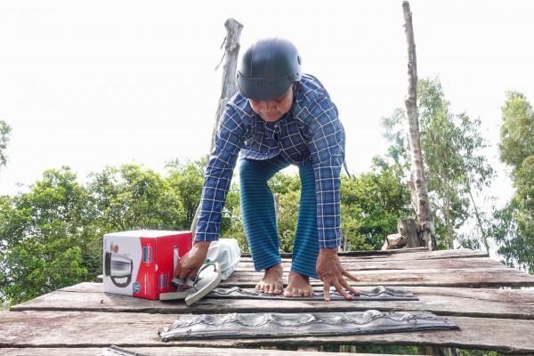 Báo Thanh Niên cùng nhà tài trợ khởi công xây cầu tại xã vùng biên Giang Thành: Bà con Tà Teng vui mừng vì sắp có cây cầu mơ ước Báo Thanh Niên cùng nhà tài trợ khởi công xây cầu tại xã vùng biên Giang Thành: Bà con Tà Teng vui mừng vì sắp có cây cầu mơ ước