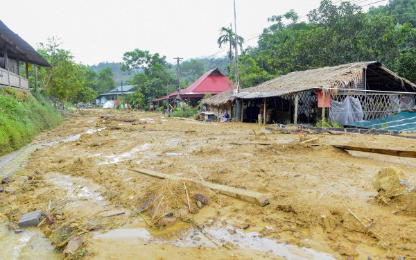 Lũ quét tàn phá 5 bản ở xã vùng cao Thanh Hóa Lũ quét tàn phá 5 bản ở xã vùng cao Thanh Hóa