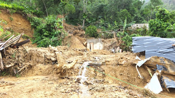 Lũ quét tàn phá 5 bản ở xã vùng cao Thanh Hóa Lũ quét tàn phá 5 bản ở xã vùng cao Thanh Hóa