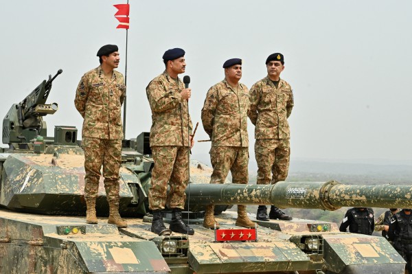 Ấn Độ - Pakistan khẩu chiến về 'đe dọa hạt nhân'