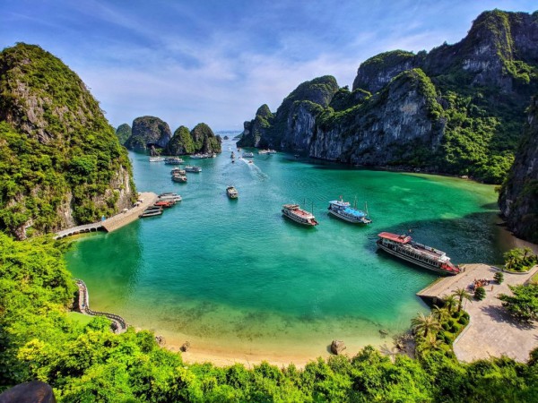 Báo Úc khuyên du khách 'quên Bali đi, hãy đến Việt Nam'