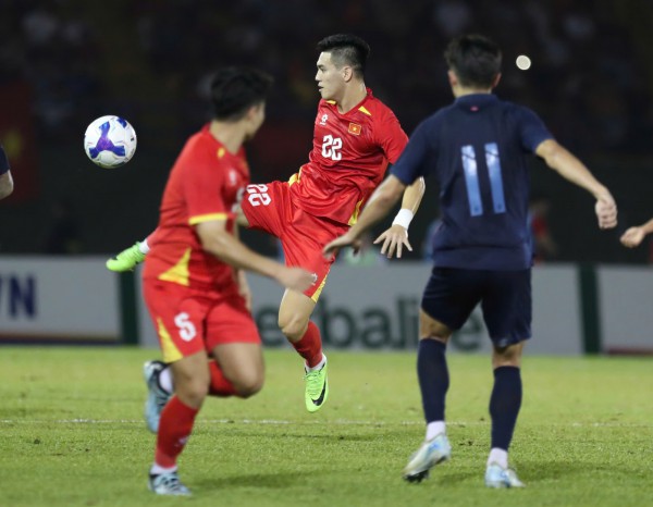 CLB Công an TP.HCM đăng ký HLV Lê Huỳnh Đức và chân sút Tiến Linh dự V-League CLB Công an TP.HCM đăng ký HLV Lê Huỳnh Đức và chân sút Tiến Linh dự V-League
