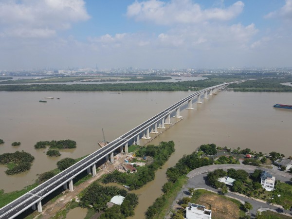 Cầu Nhơn Trạch tăng tốc phát triển khu vực