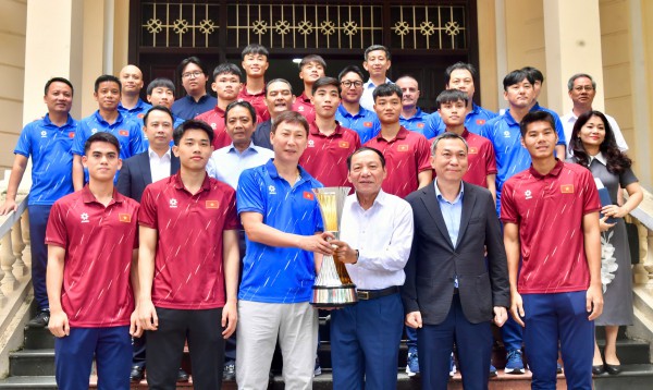 Chủ tịch VFF Trần Quốc Tuấn đặt mục tiêu: U.23 Việt Nam vào chung kết SEA Games 33 Chủ tịch VFF Trần Quốc Tuấn đặt mục tiêu: U.23 Việt Nam vào chung kết SEA Games 33