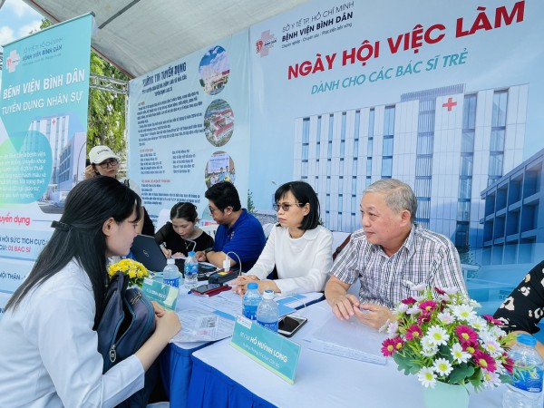 Cơ hội cho bác sĩ trẻ cả nước làm việc tại bệnh viện hàng đầu ở TP.HCM