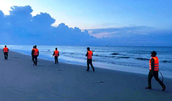Đà Nẵng: Ngư dân mất tích bí ẩn, chỉ còn chiếc thuyền trôi dạt vào bờ