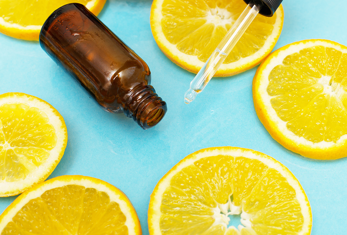 Da dầu, da nhạy cảm có nên dùng serum vitamin C?