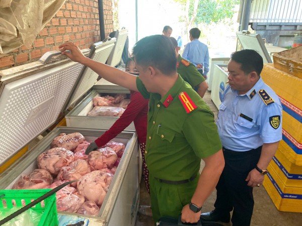 Gia Lai: Phát hiện hơn 4 tấn thịt heo hôi thối, không rõ nguồn gốc