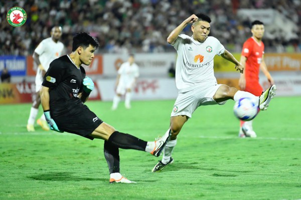 HAGL bị phạt vì lý do bất ngờ, V-League lo lắng các sân mất điện đột ngột sau mưa bão HAGL bị phạt vì lý do bất ngờ, V-League lo lắng các sân mất điện đột ngột sau mưa bão