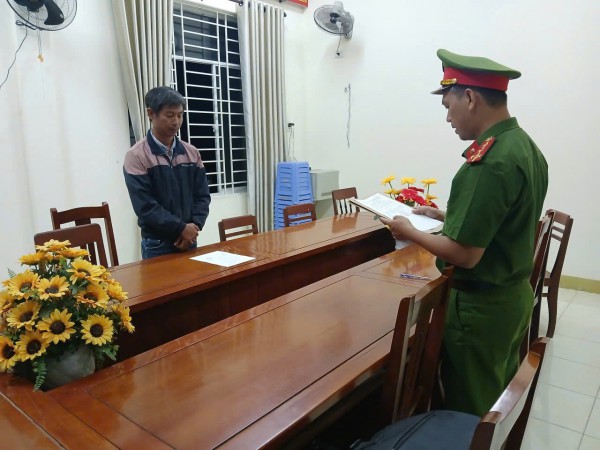 Học sinh bị điện giật tử vong khi diễn văn nghệ: Khởi tố người làm ánh sáng Học sinh bị điện giật tử vong khi diễn văn nghệ: Khởi tố người làm ánh sáng