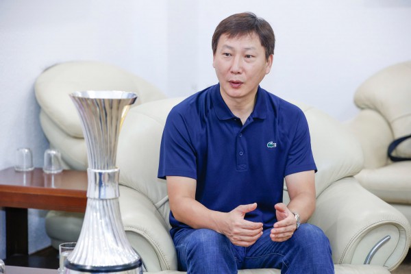 Lịch làm việc 'khủng khiếp' của HLV Kim Sang-sik: Nắm 2 đội tuyển, mục tiêu nào cũng cao như núi