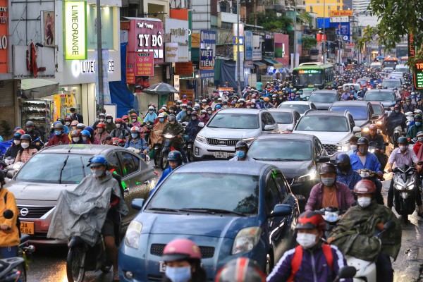 Linh hoạt nhiều giải pháp để hạn chế xe xăng