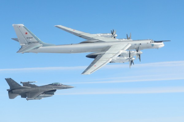 Máy bay do thám Nga xuất hiện nhiều bất thường gần Alaska, NORAD điều F-16 ngăn chặn Máy bay do thám Nga xuất hiện nhiều bất thường gần Alaska, NORAD điều F-16 ngăn chặn